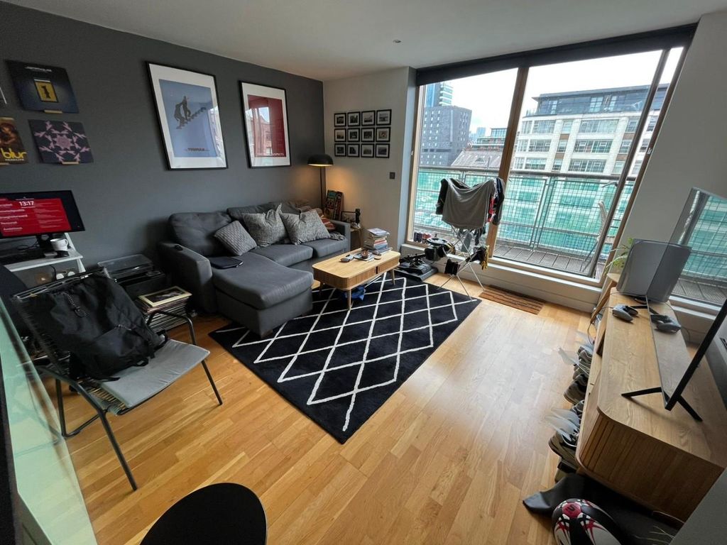 Property photo 2 of 10 Lounge