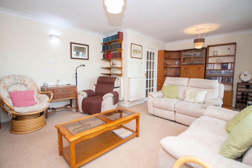 Property photo 3 of 25