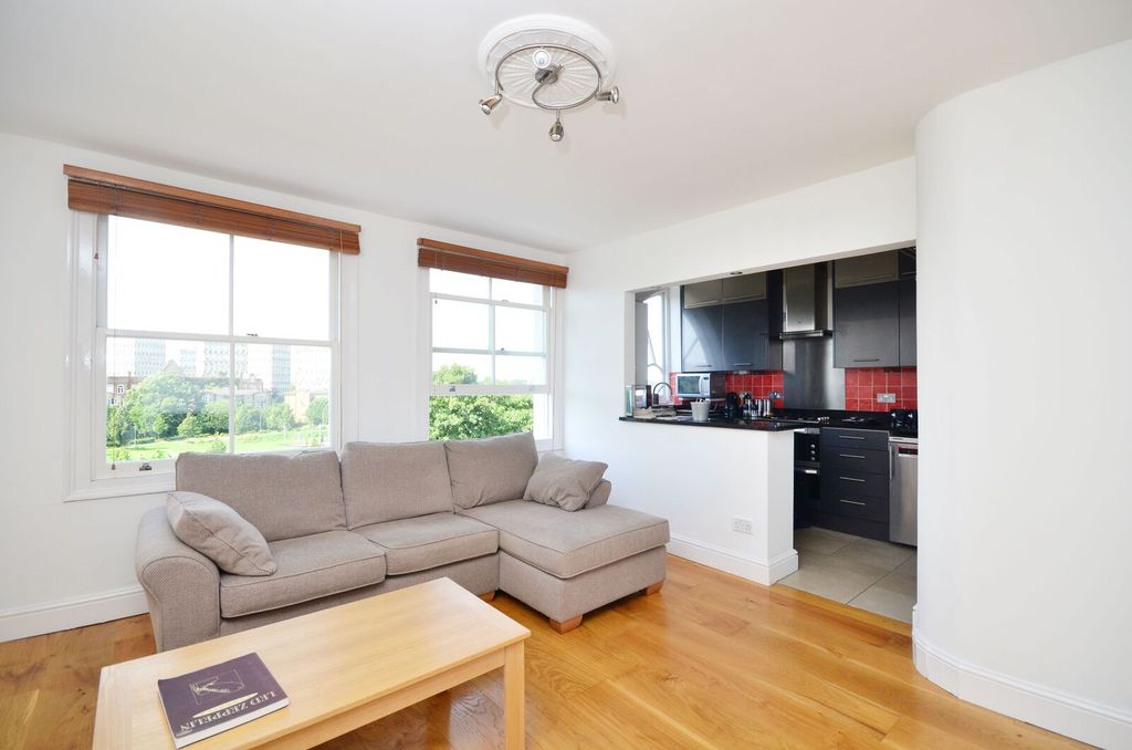 Property photo 2 of 7