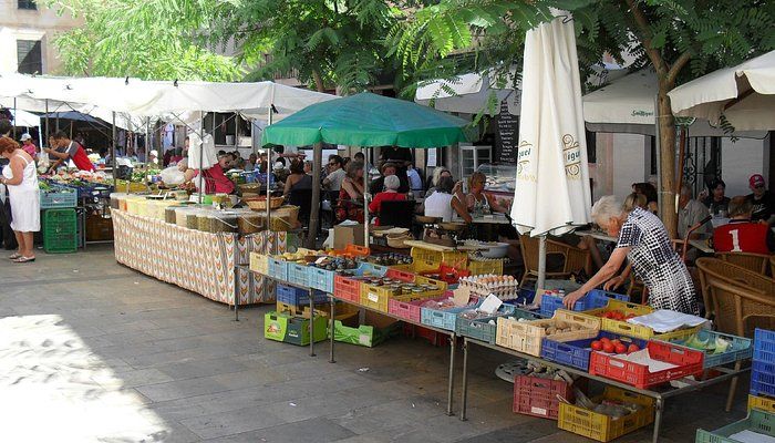 Property photo 2 of 19 Santanyi-Outdoor-Market.Jpg