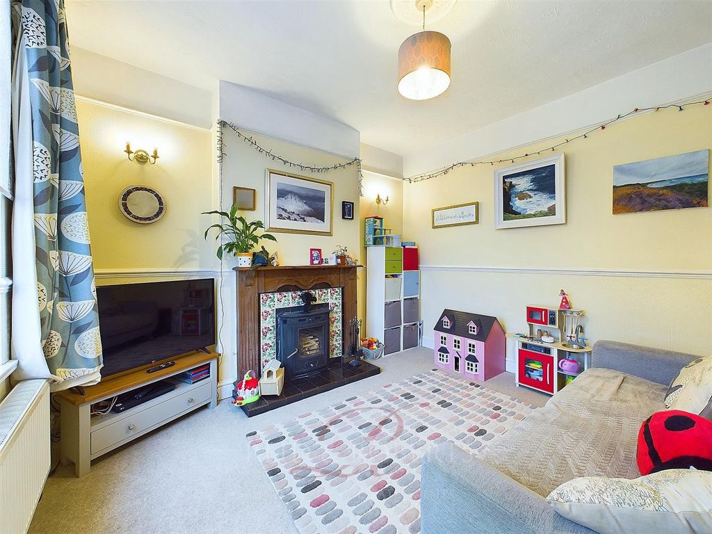Property photo 2 of 24 Cam03999G0-Pr0074-Still007.Jpg