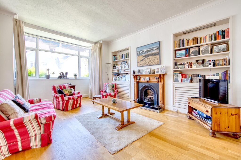 Property photo 3 of 12