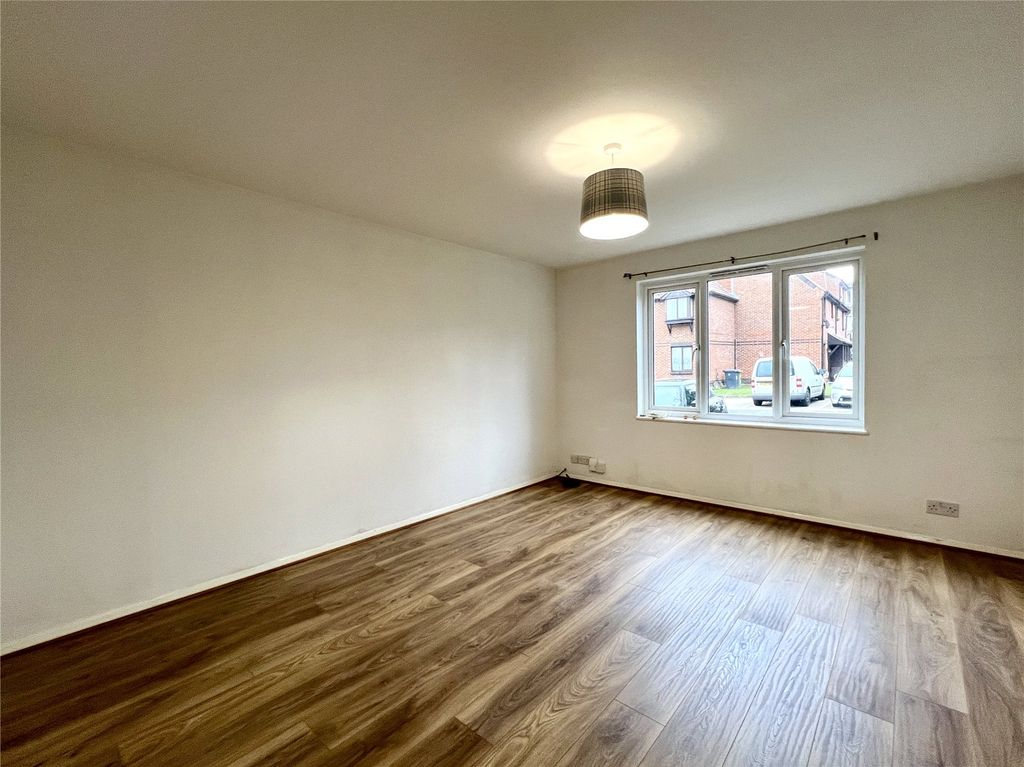 Property photo 2 of 8 Reception Room