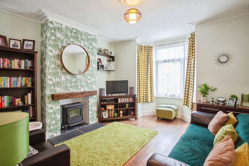 Property photo 2 of 16 Pbox-Img.Jpg