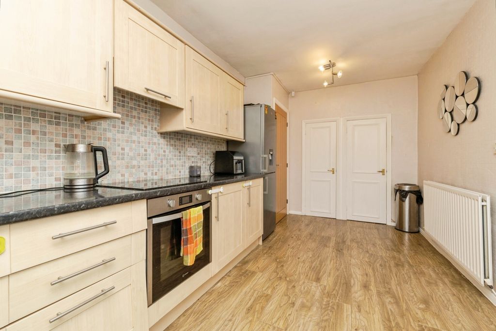 Property photo 3 of 10 Pbox-Img.Jpg