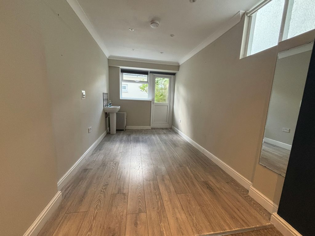 Property photo 3 of 11 Img_8454.Jpg