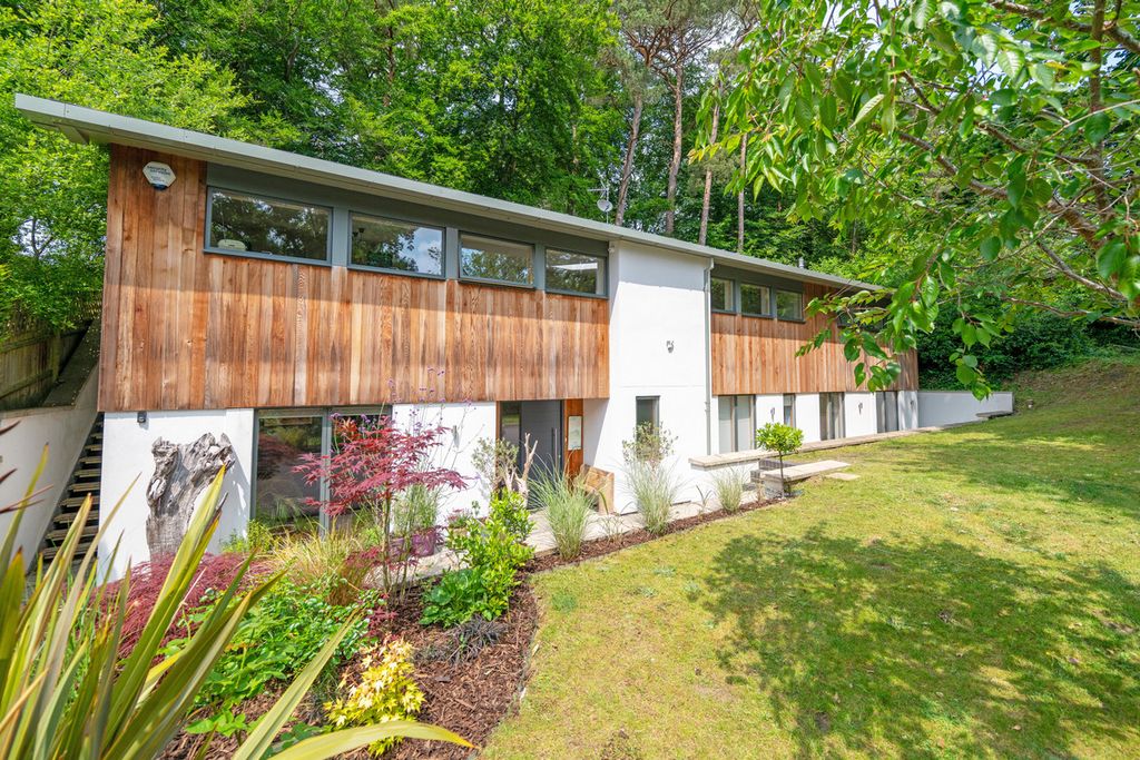 Property photo 1 of 37