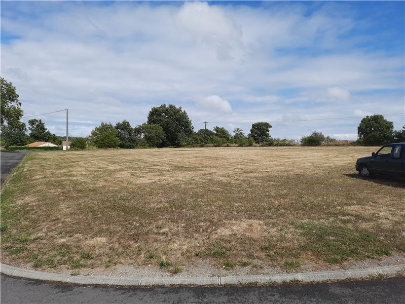 Property photo 1 of 13 Front Right Corner