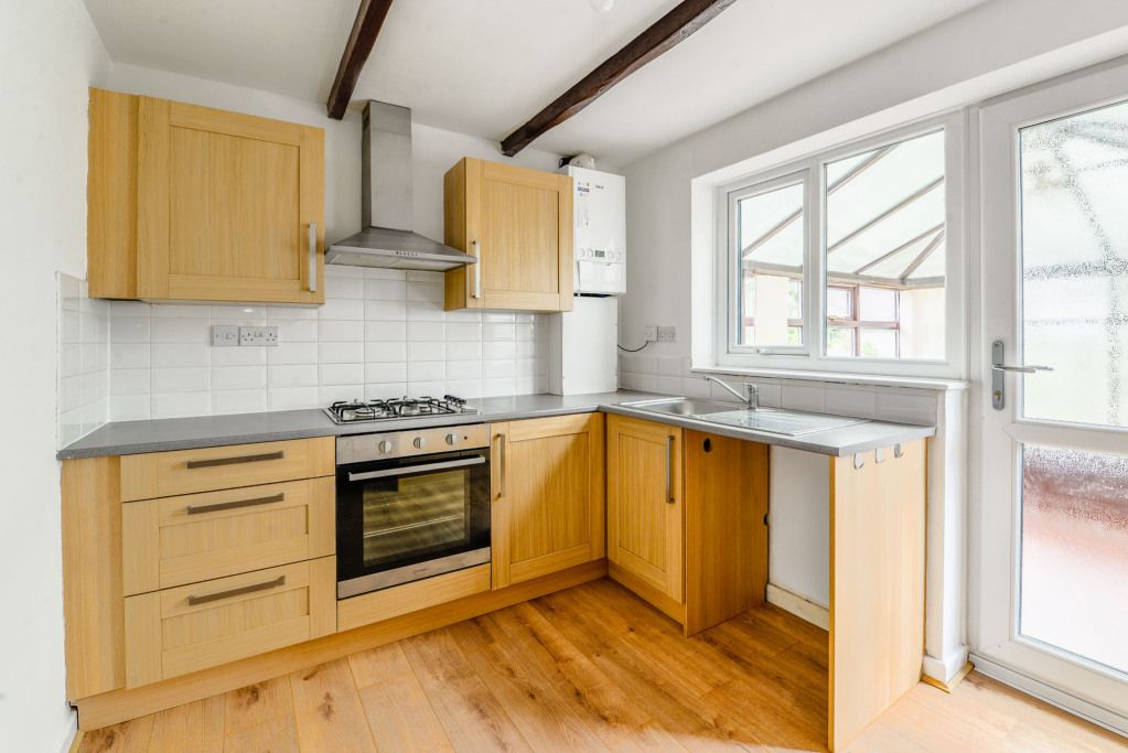 Property photo 3 of 21 Kitchen