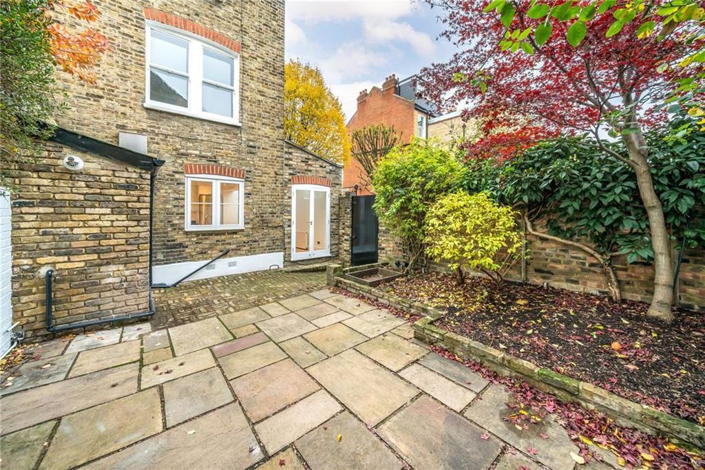 Property photo 3 of 23