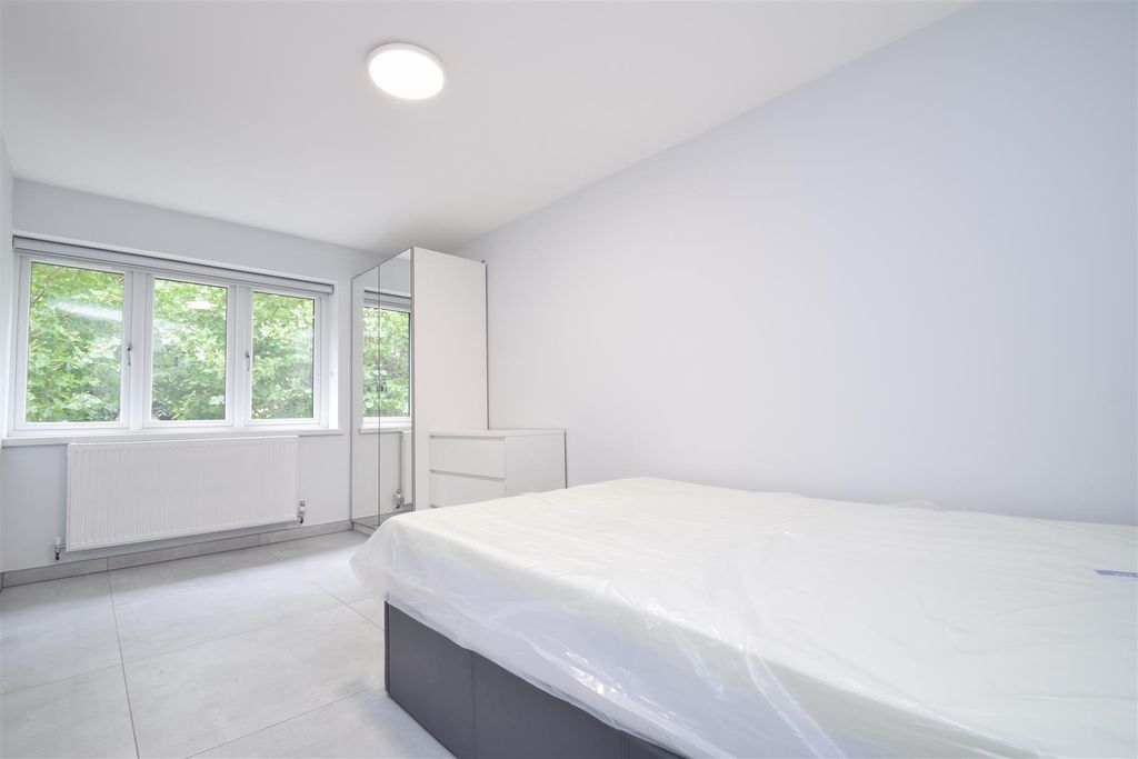 Property photo 1 of 5 Studio