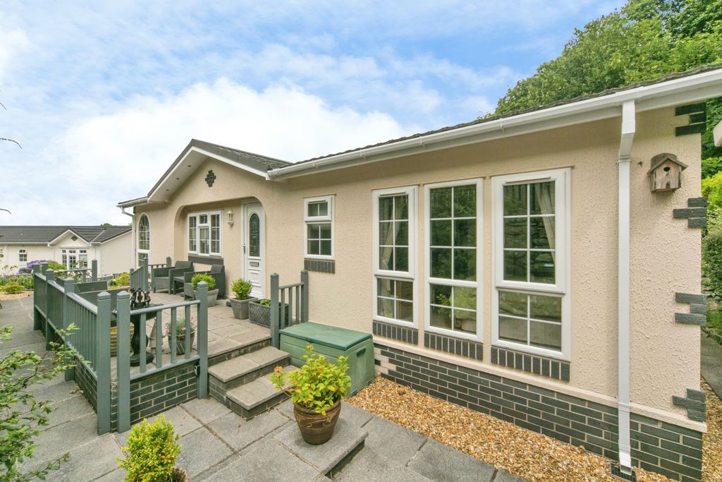 Property photo 1 of 15 Entrance