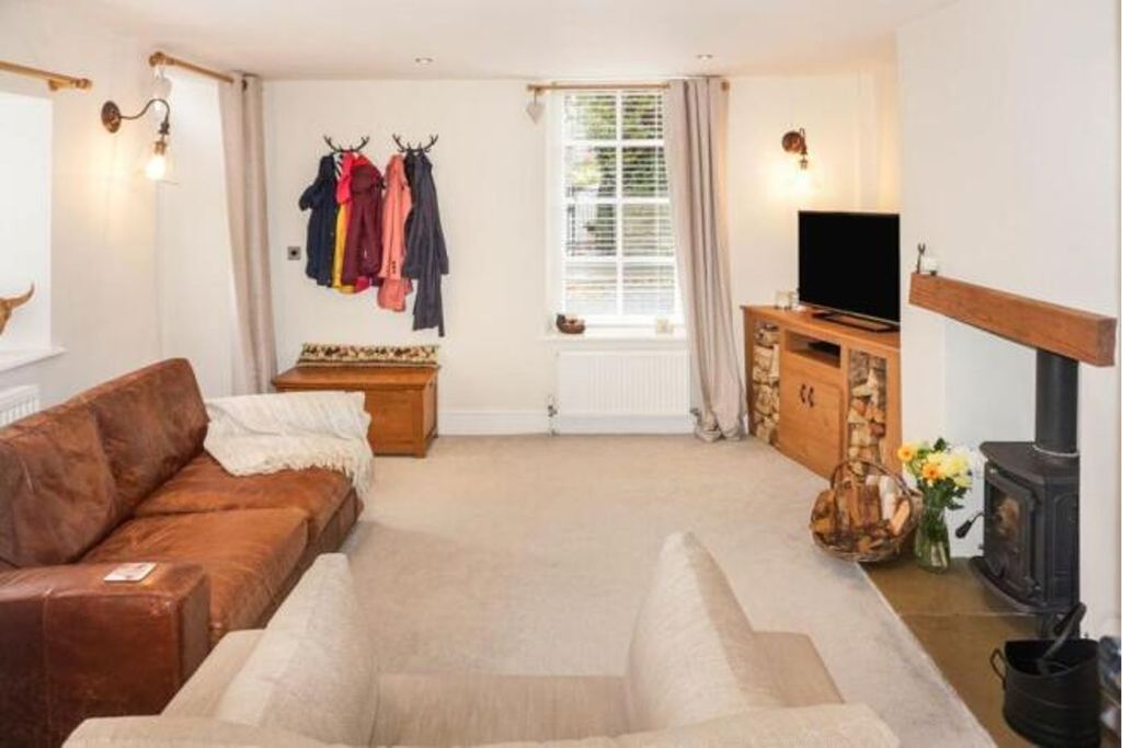 Property photo 3 of 9