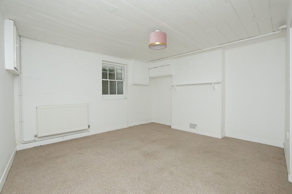 Property photo 3 of 11 Picture 4