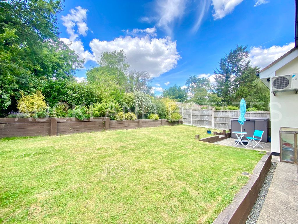 Property photo 2 of 24