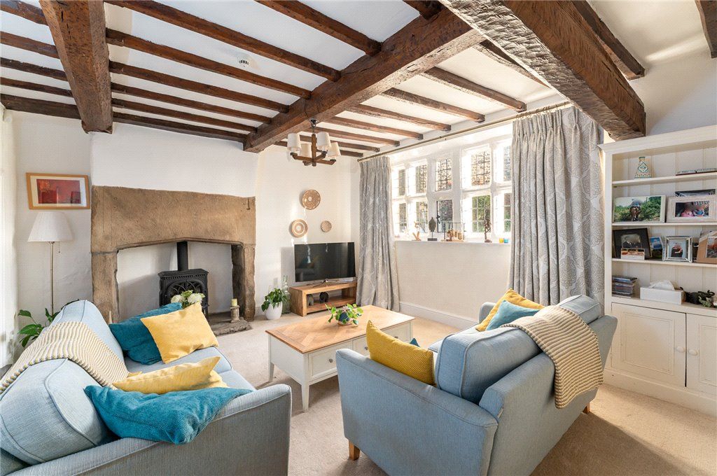 Property photo 3 of 26 Lounge