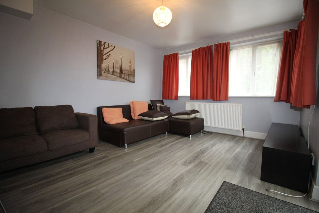 Property photo 3 of 14 Picture No. 02