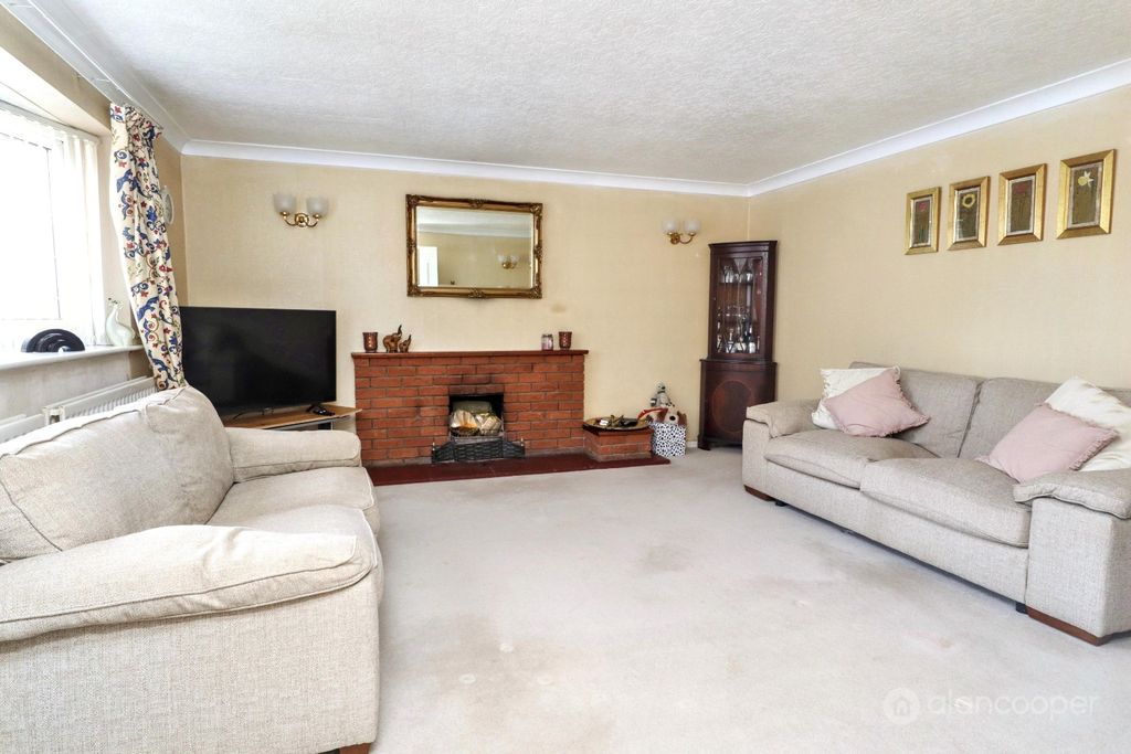 Property photo 2 of 16 4799564
