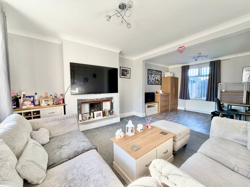 Property photo 2 of 17 Living Room