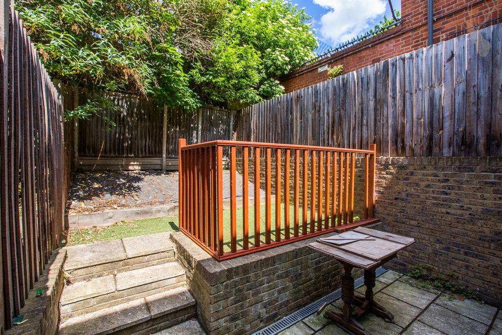Property photo 3 of 8
