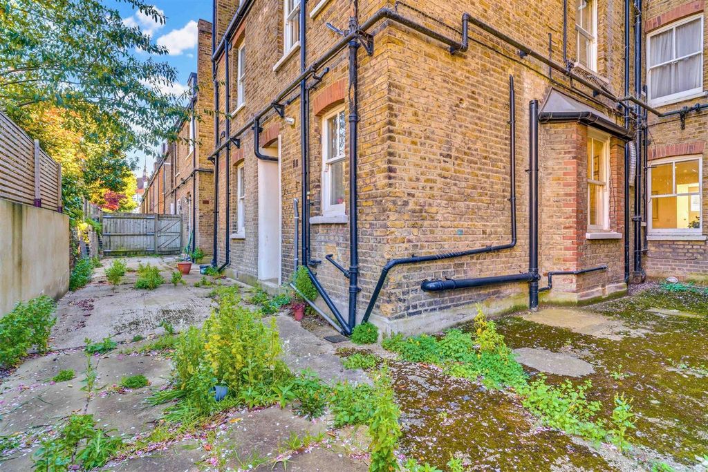 Property photo 3 of 13