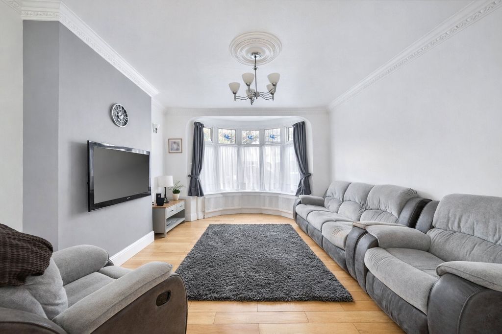 Property photo 2 of 17 Picture No. 33