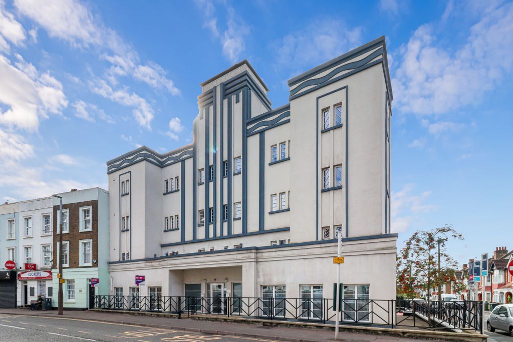 Property photo 1 of 29