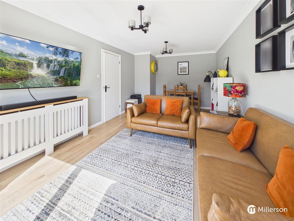 Property photo 2 of 23 Living/Dining Room