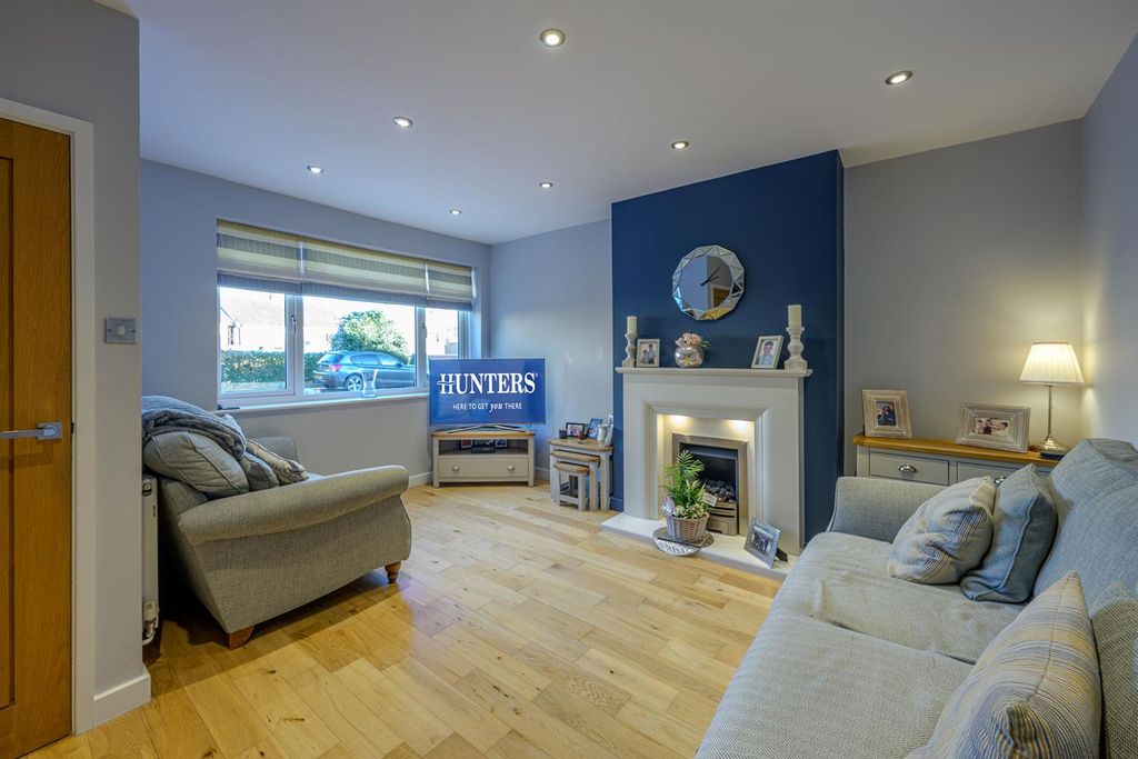 Property photo 2 of 25