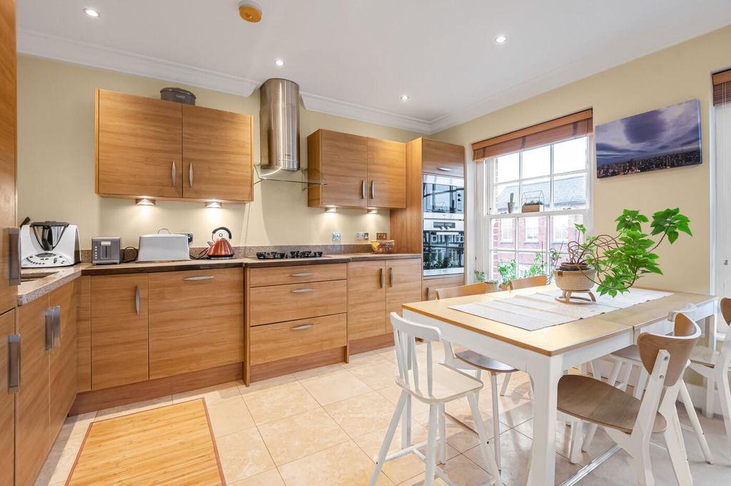 Property photo 2 of 25 15_67183.Jpg