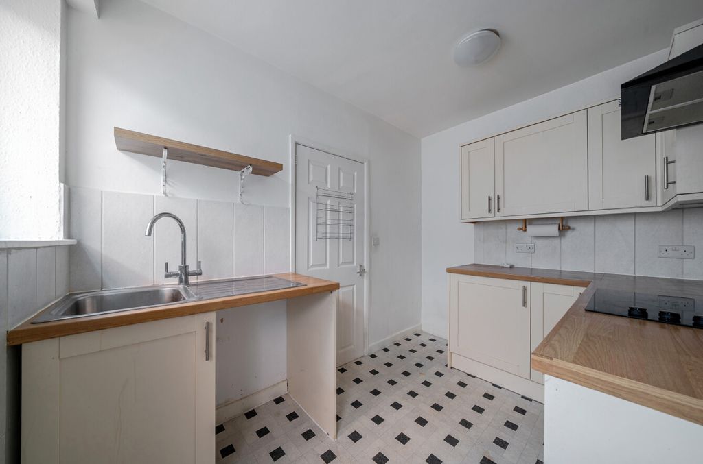 Property photo 3 of 18 Ground Floor Kitchen