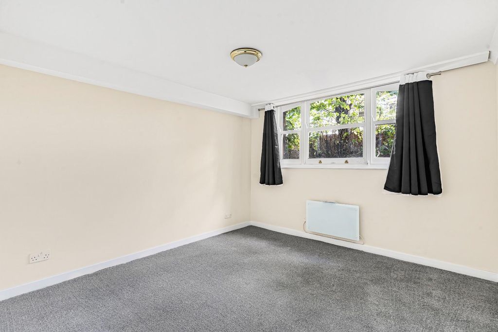 Property photo 3 of 19 3_64054.Jpg