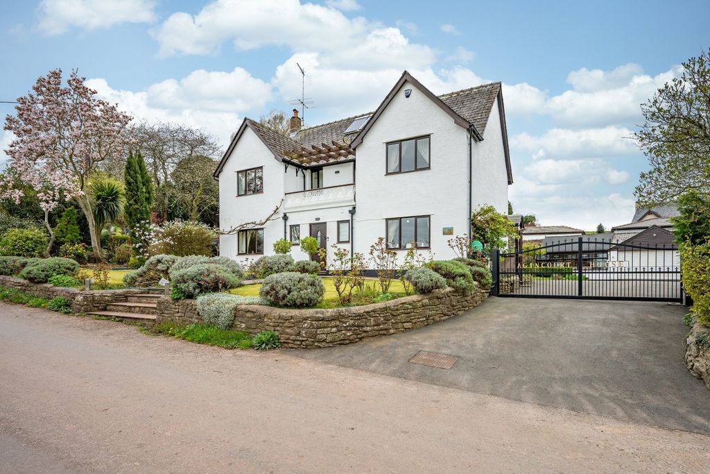 Property photo 2 of 45