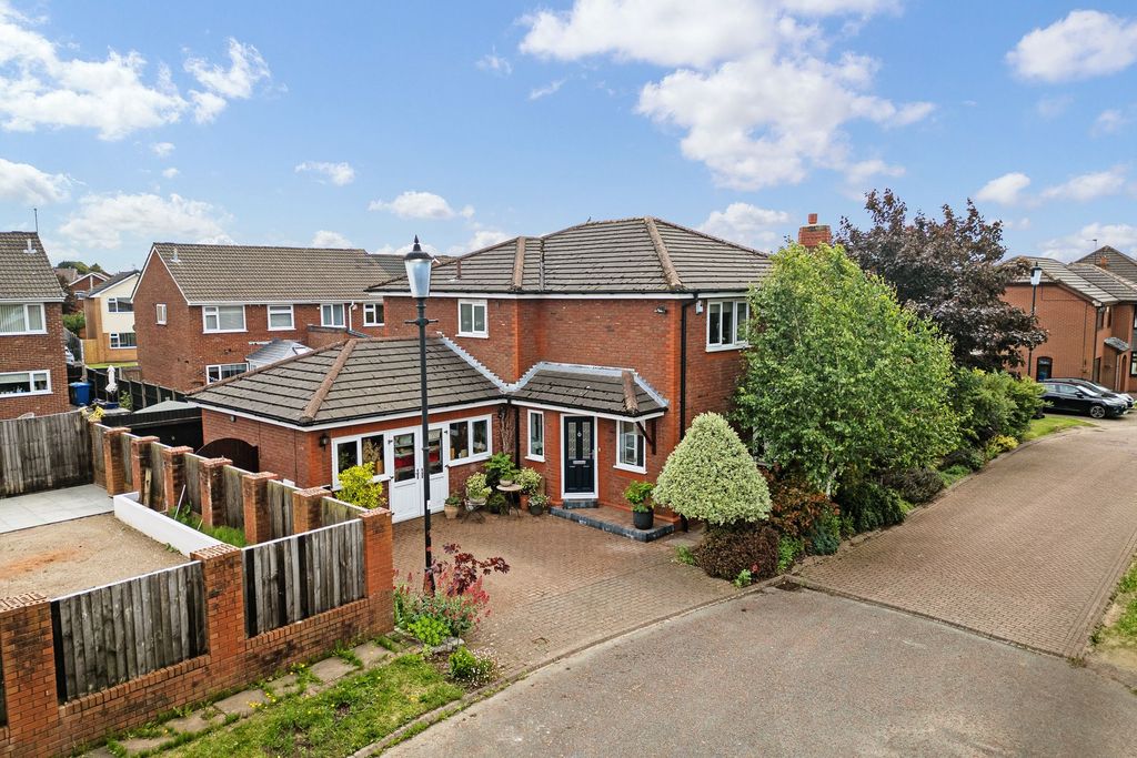 Property photo 1 of 39