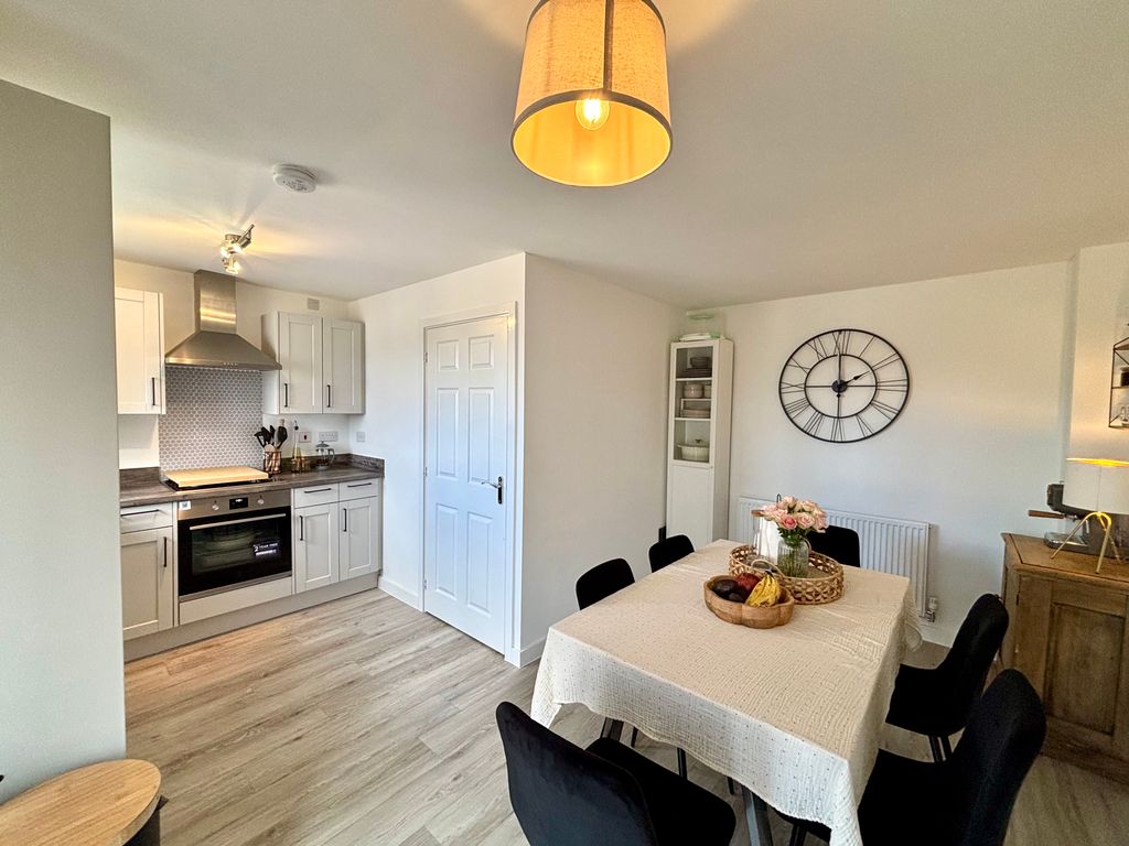 Property photo 2 of 14 Dining Kitchen