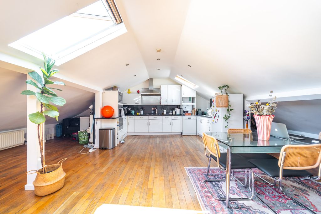 Property photo 1 of 13 Mba01354
