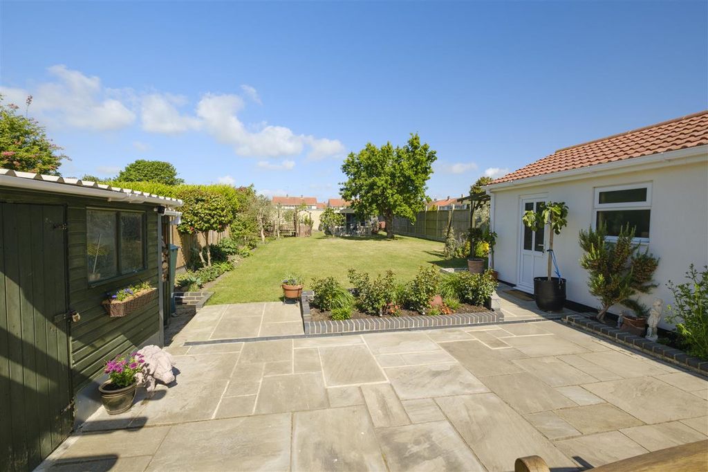 Property photo 3 of 32