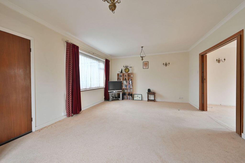 Property photo 3 of 25