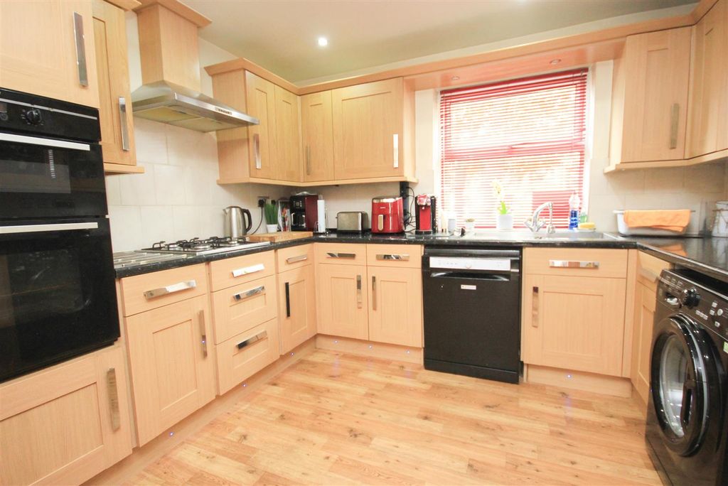 Property photo 3 of 12 Img_5452.Jpg