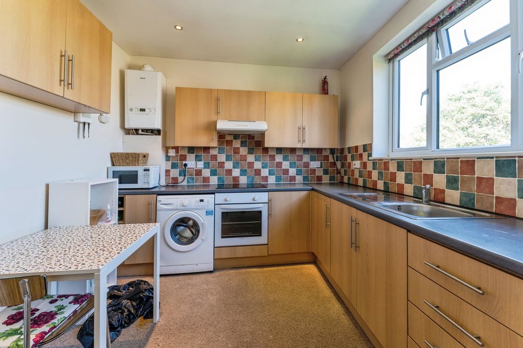Property photo 2 of 18 Kitchen