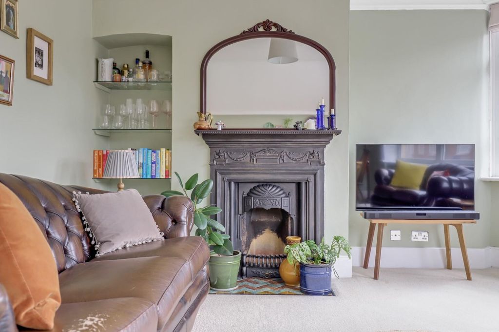 Property photo 3 of 15 03-cc20Jhpropwpen - Flat 2, 195 High Street Penge