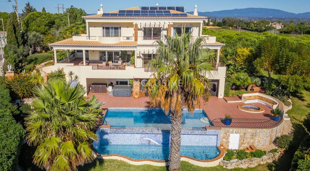 Property photo 2 of 44