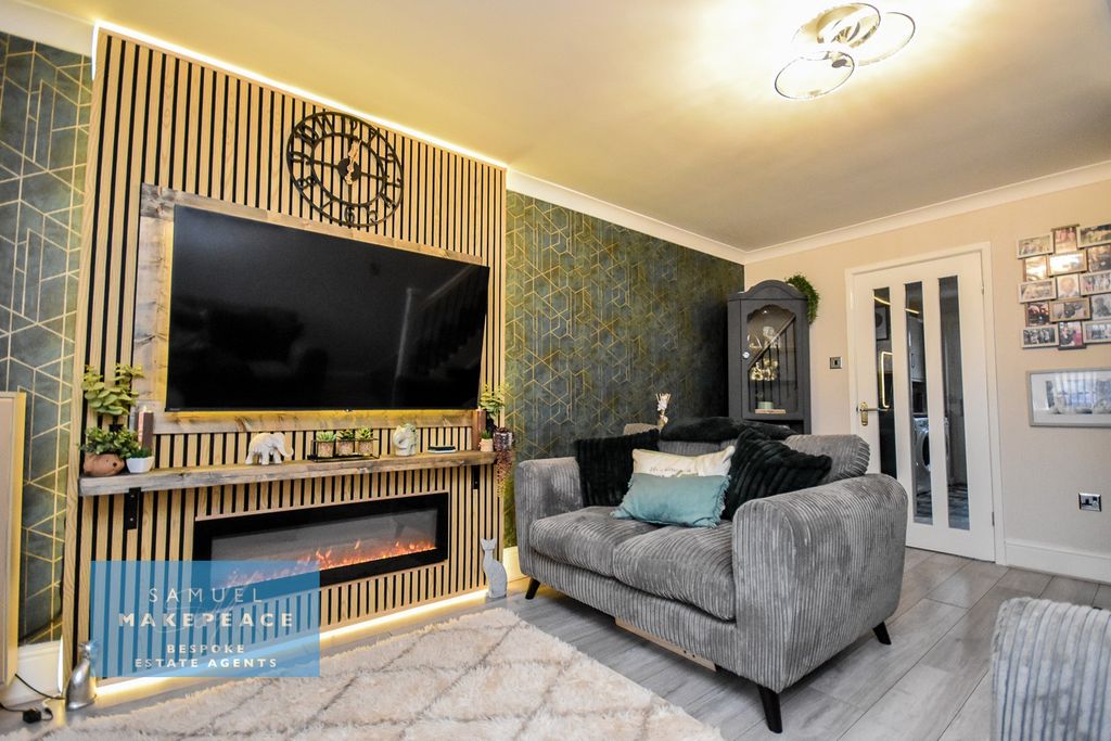 Property photo 2 of 19 Gallery