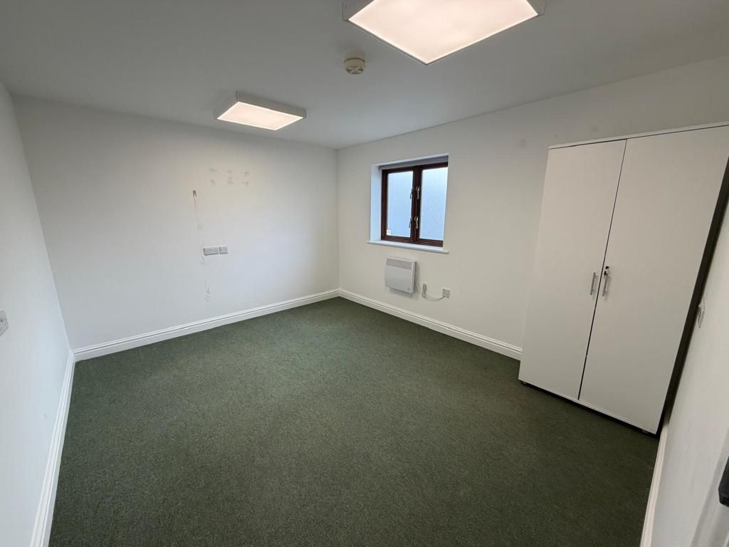 Property photo 3 of 7 Photo 10