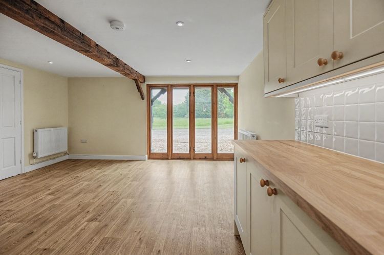 Property photo 2 of 9 330126