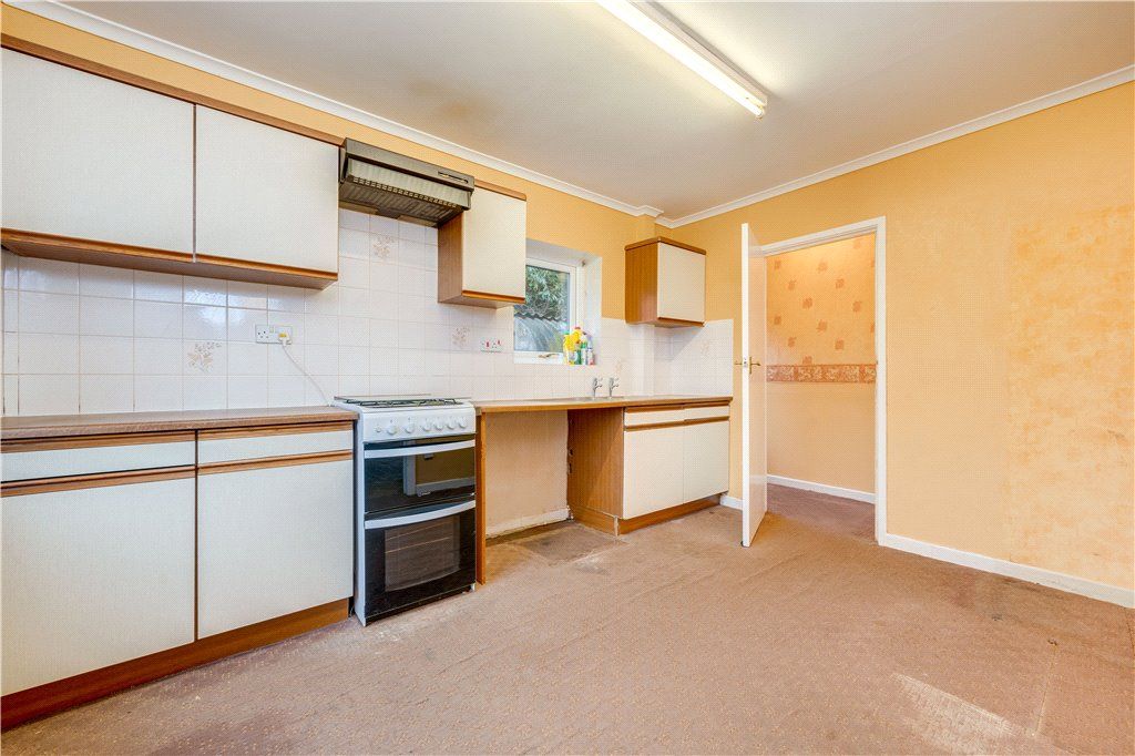 Property photo 2 of 12 Kitchen