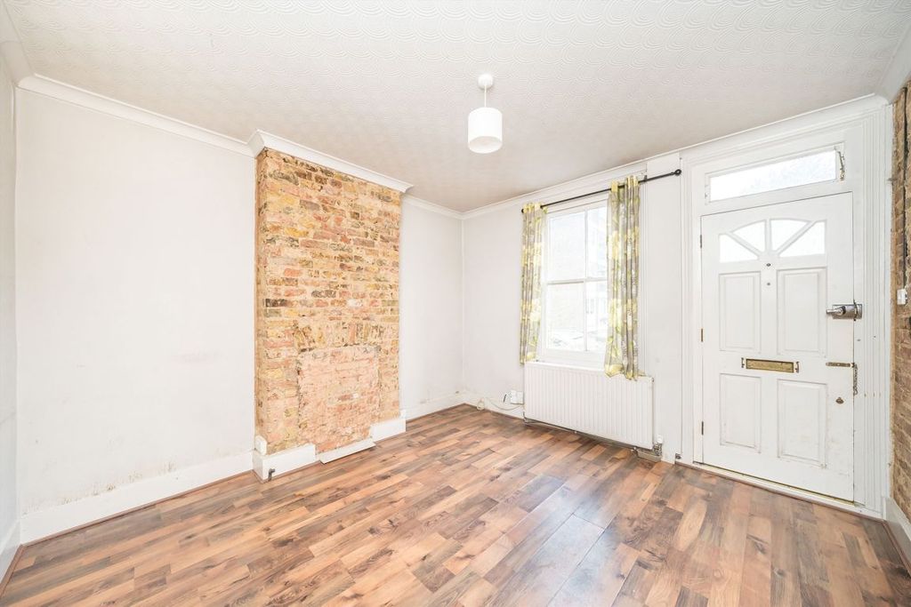 Property photo 2 of 6