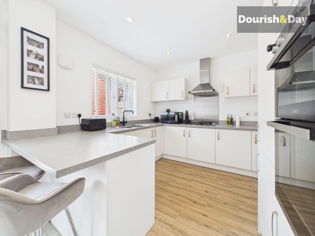 Property photo 3 of 20 Kitchen Diner
