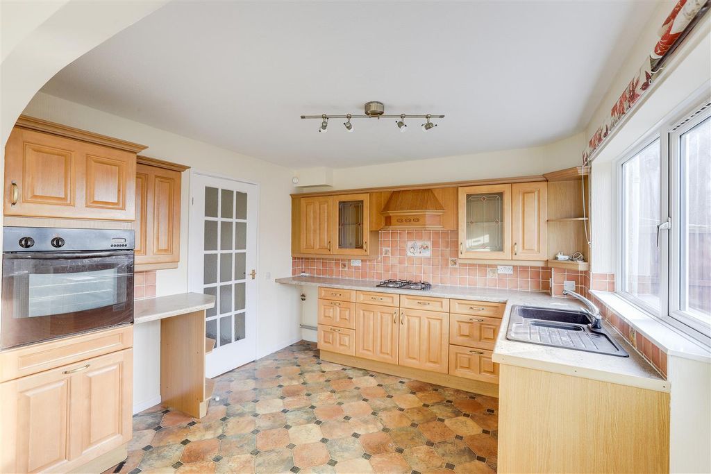 Property photo 3 of 15 261125_1.Jpg