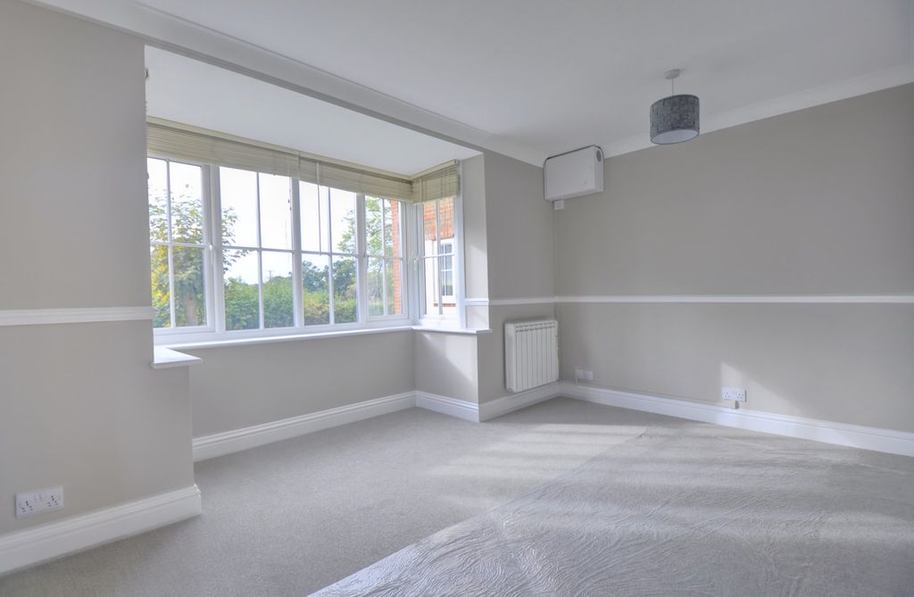 Property photo 2 of 9 676666_2_8298180